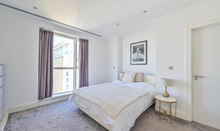 2 Bedroom apartment, Belgrave Court, Westferry Circus East London E14 8RJ