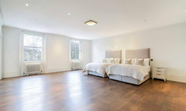 9 bedroom 9 bathroom apartment 10 Castle Ln Buckingham Gate, SW1E 6DR