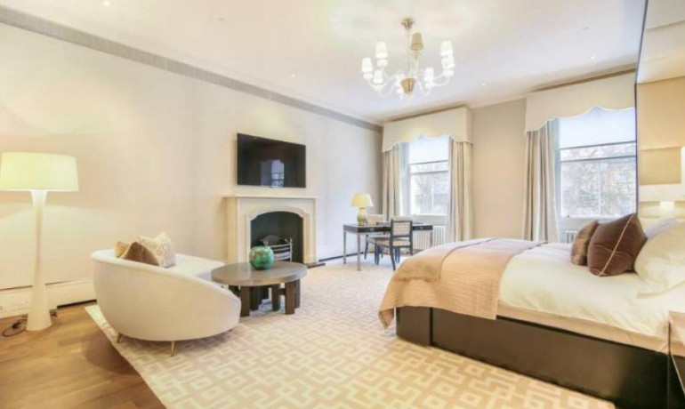 9 bedroom 9 bathroom apartment 10 Castle Ln Buckingham Gate, SW1E 6DR