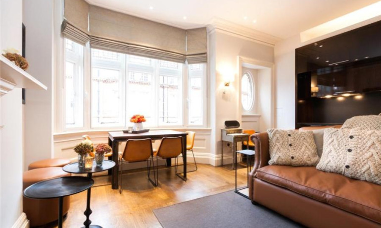 1 bedroom apartment North Audley Street, Mayfair, London, W1K