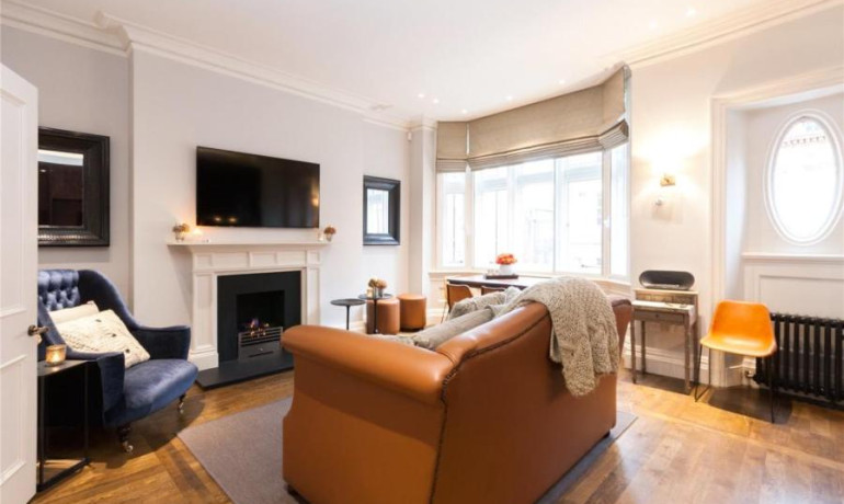 1 bedroom apartment North Audley Street, Mayfair, London, W1K