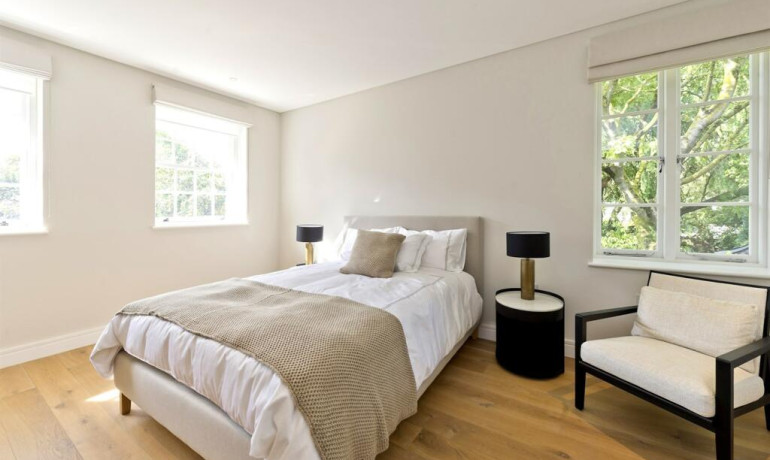 7 Bathroom 7 Bedroom Abbotsbury Road, London, W14